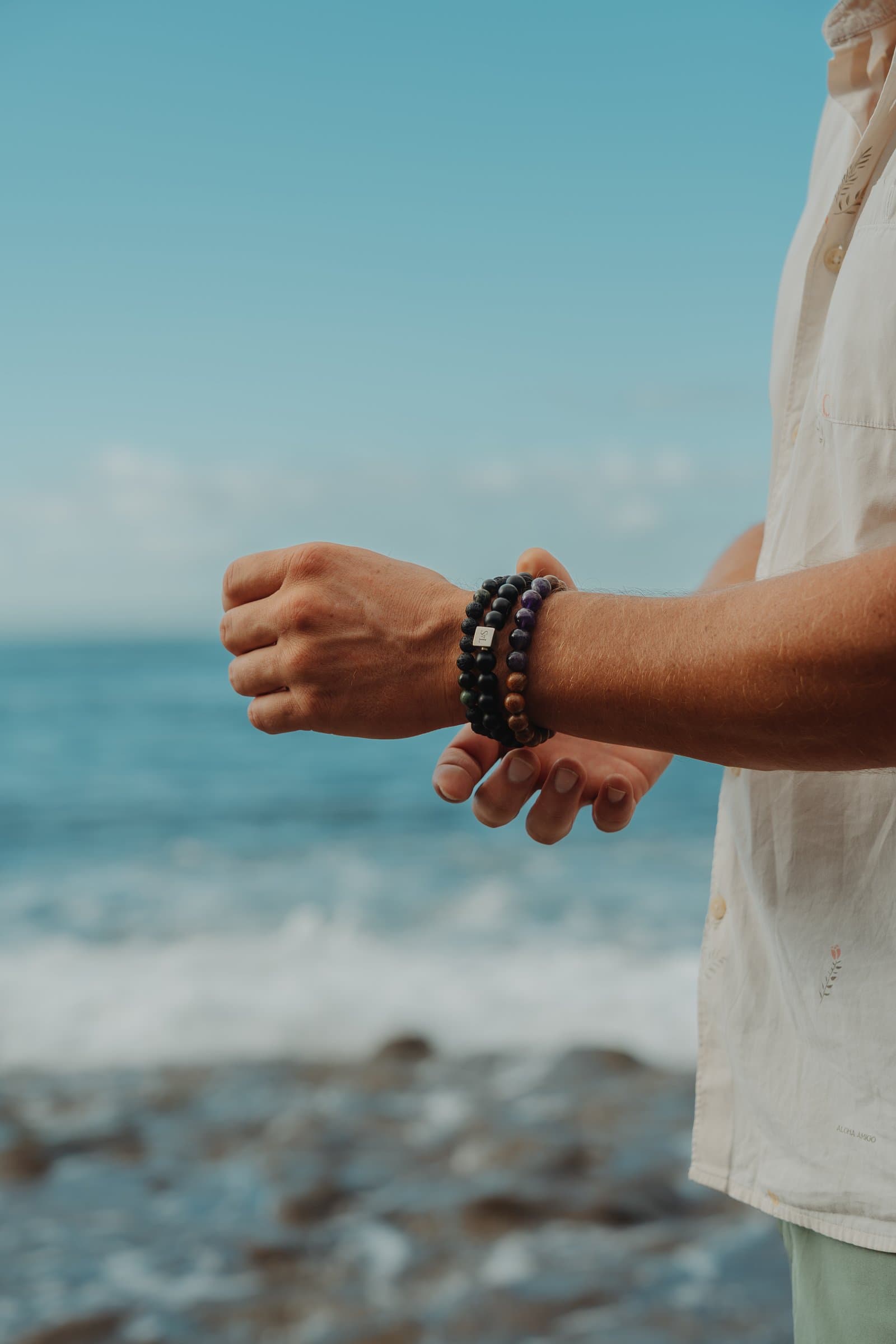 Silent clarity bracelet – gedragen