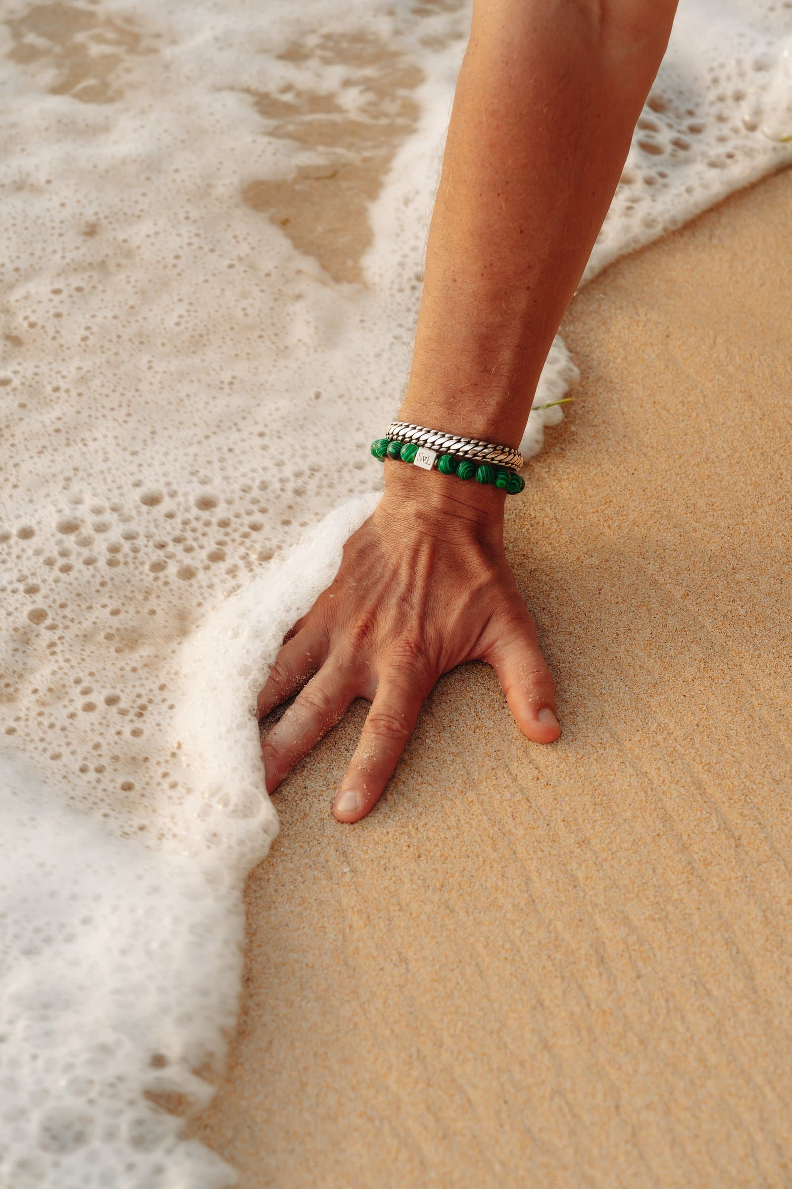 Green legacy bracelet – gedragen